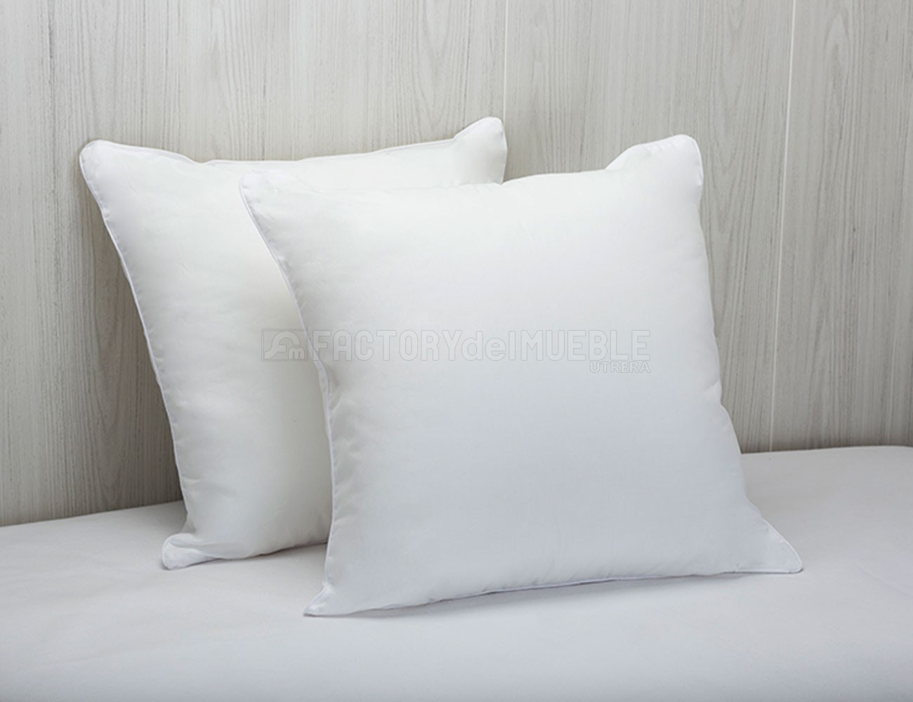 Cojín Izan Blanco de 60x60 con relleno incluido (29096) Factory del
